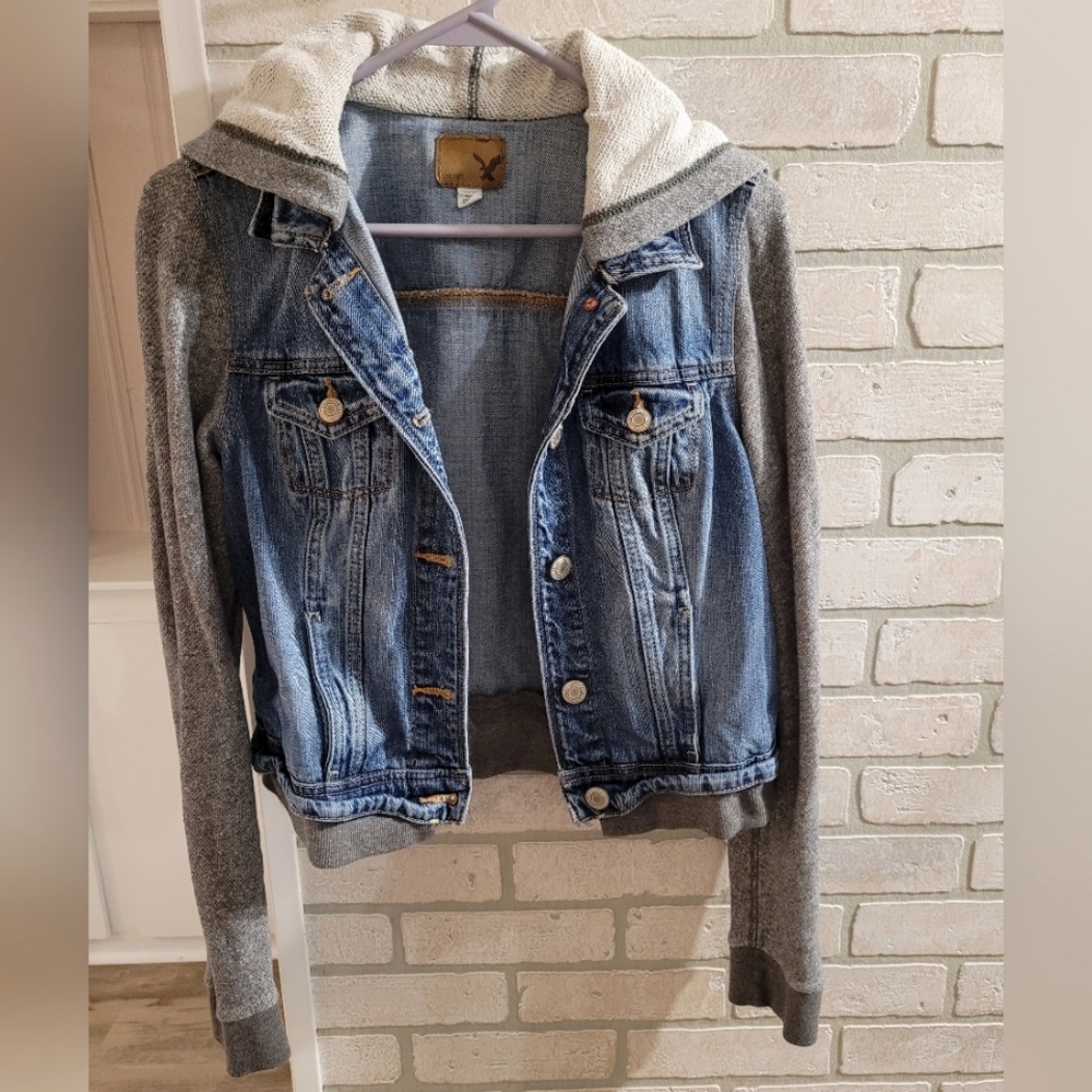 American Eagle women's medium jean jacket